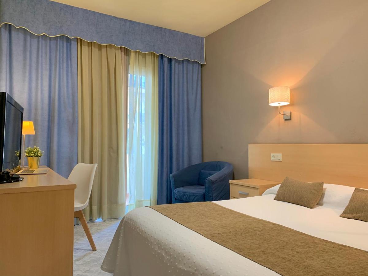Hotel Restaurant Llansola Сан-Карлос-де-ла-Рапита Экстерьер фото