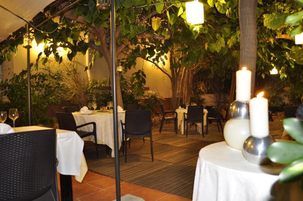 Hotel Restaurant Llansola Сан-Карлос-де-ла-Рапита Экстерьер фото