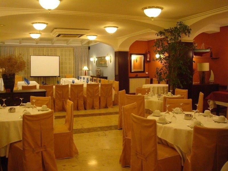 Hotel Restaurant Llansola Сан-Карлос-де-ла-Рапита Экстерьер фото